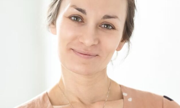 Why Do I Feel Emotionally Numb Even When My Life Looks Fine?